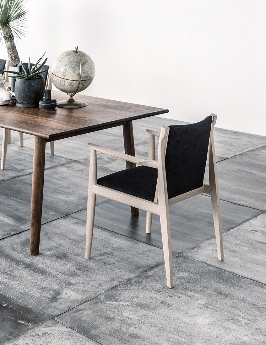 CLAUDE（クロード）｜Chairs｜Chairs / Armchairs｜Ritzwell（リッツ