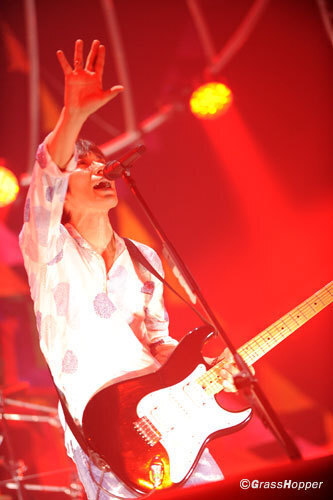 スピッツ、2014年夏の武道館「FESTIVARENA」を映像作品化！ (2015/09