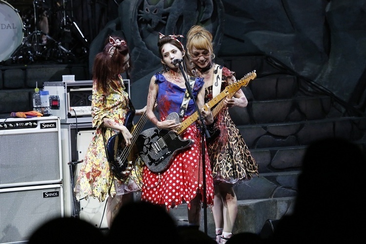 SCANDAL「全員をゾンビにして帰りたい！」ハロウィーンの衣装で圧巻