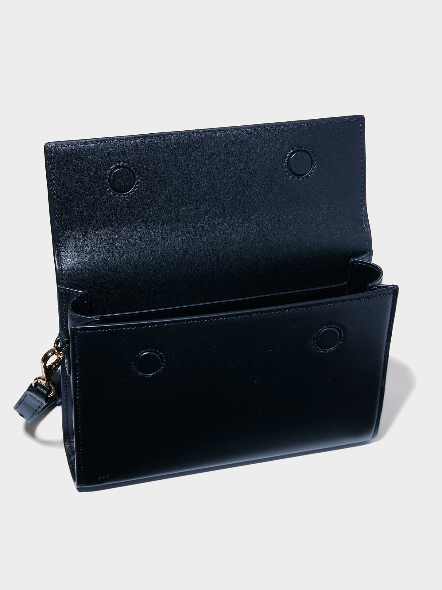 Golden eyesのスムースネイビーカーフスキン – RSVP Paris