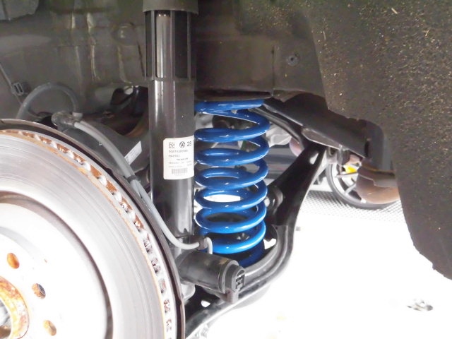 VW ゴルフ7.5-R ヴァリアント COX スプリングキット＆VOSSEN ヴォッセ