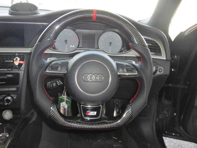 アウディ AUDI S4 B8.5/8K RST カーボンステアリング取り付け