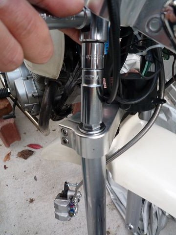 APE100（エイプ） フロントフォーク強化にNS-1のインナーを