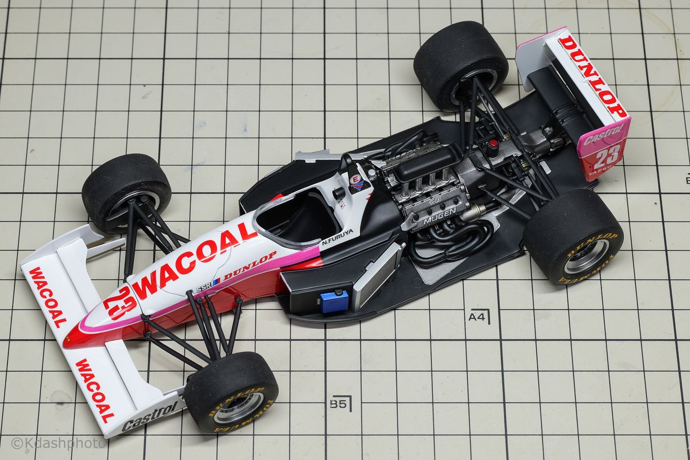 ハセガワ F3000 ローラ T90-50の地獄を素組で味わう製作記5【ボディ