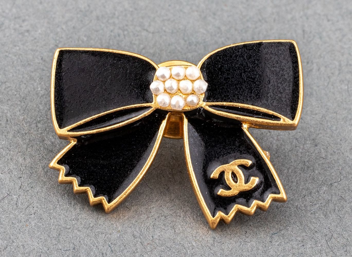Chanel Runway Bow Form Brooch, Fall 2002 sold at auction on 20th