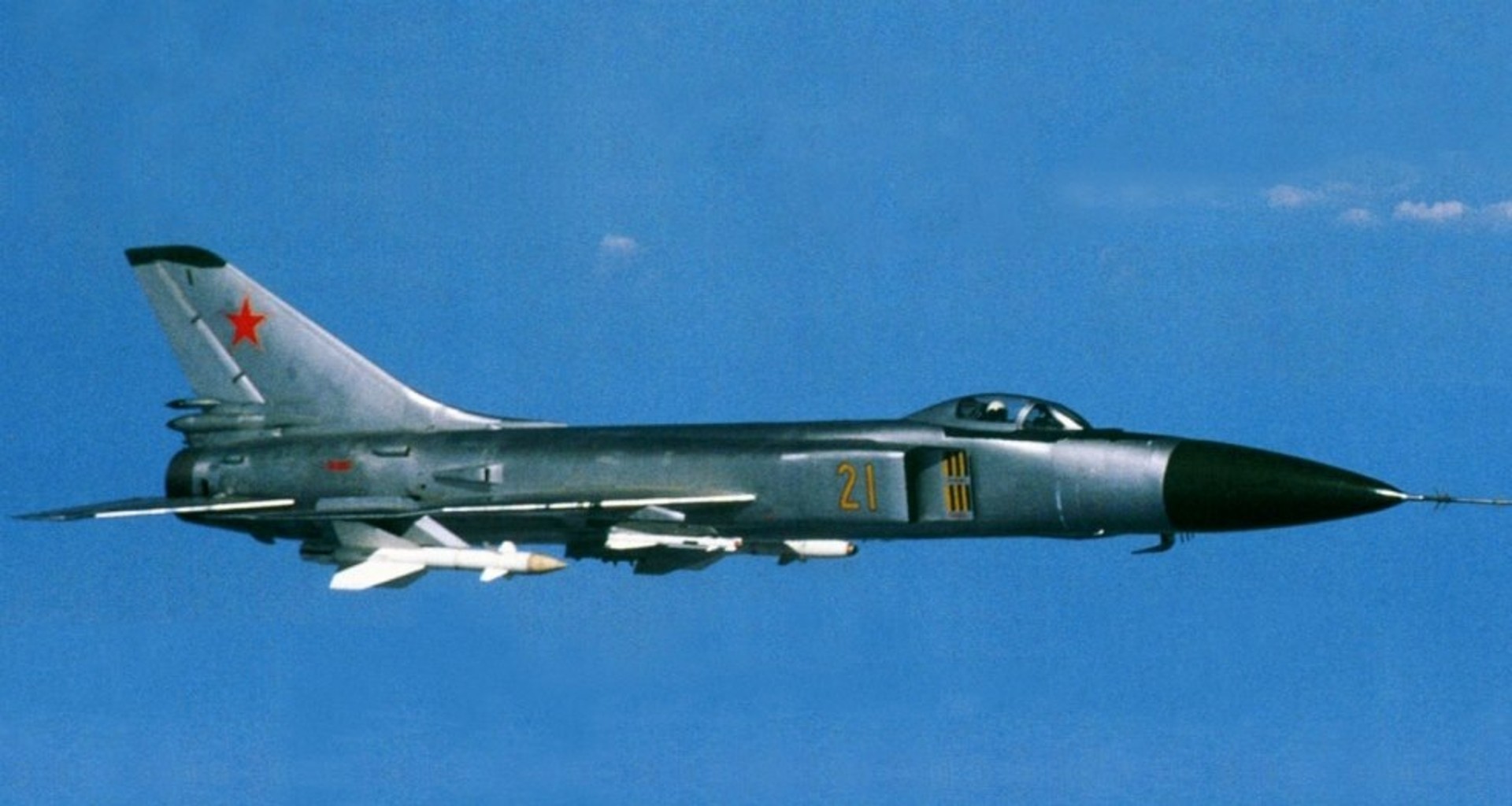 Sukhoi Su-15: A Soviet Interceptor Defined by One Tragic Shootdown