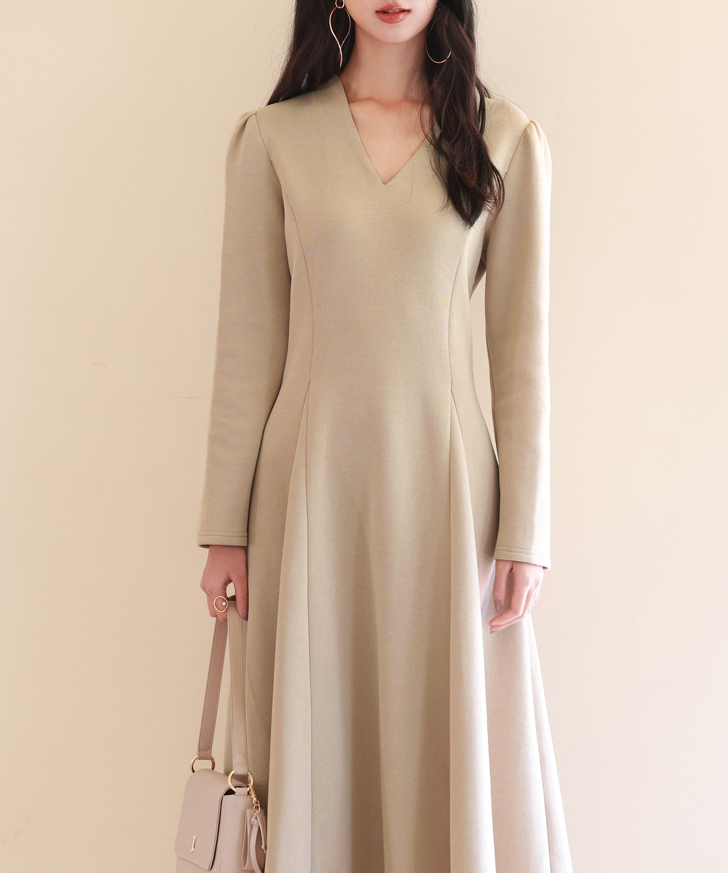 ポンチ素材Vネックゴアードワンピースsdp0177 ベージュ – [公式]SAISON