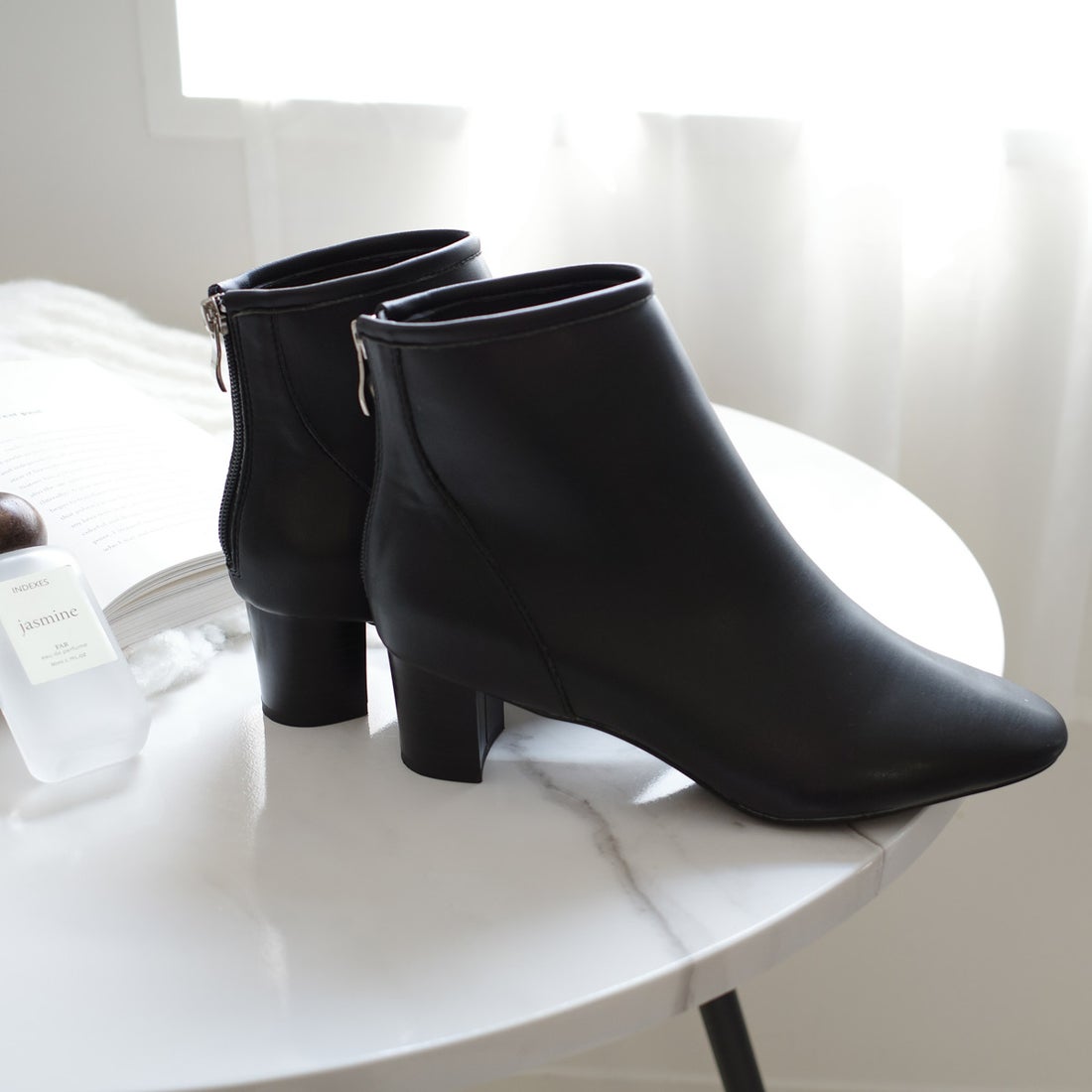 AmiAmi [アミアミ] 太ヒール ストレッチ ショートブーツ 5センチヒール