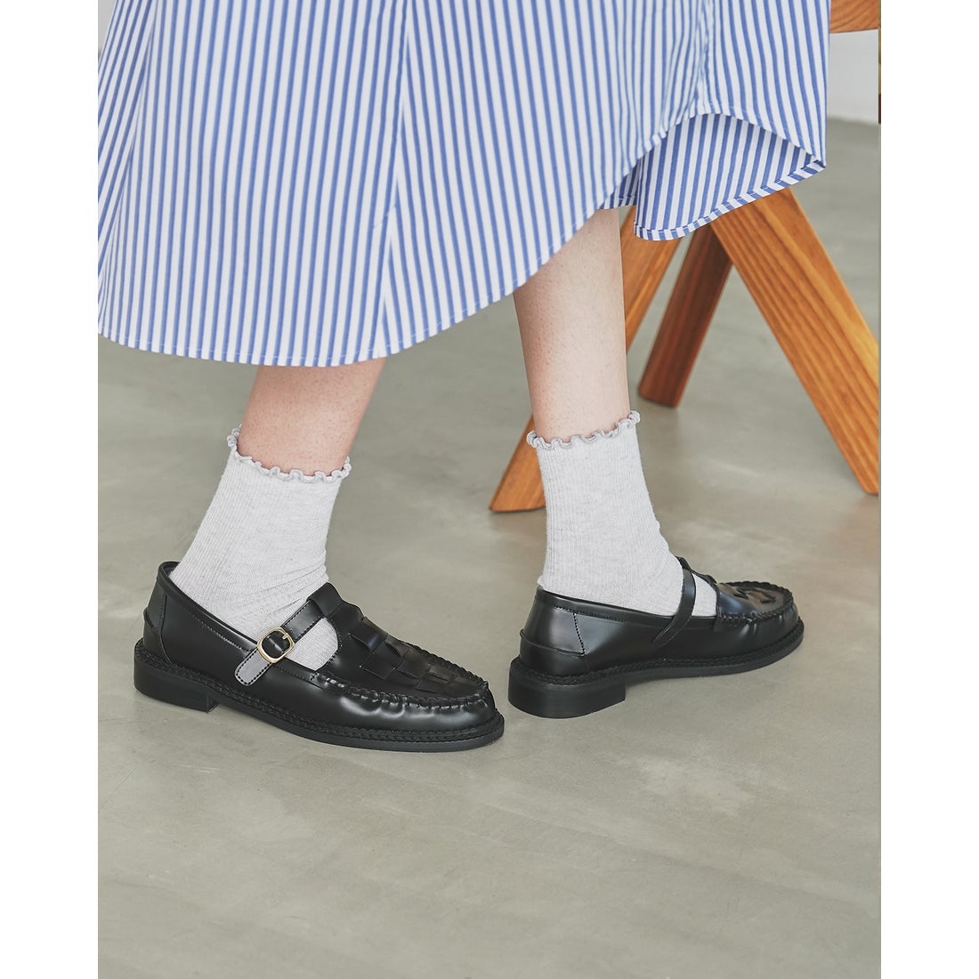 Tストラップ ローファー （ブラック スムース） -Emma Francis / エマ