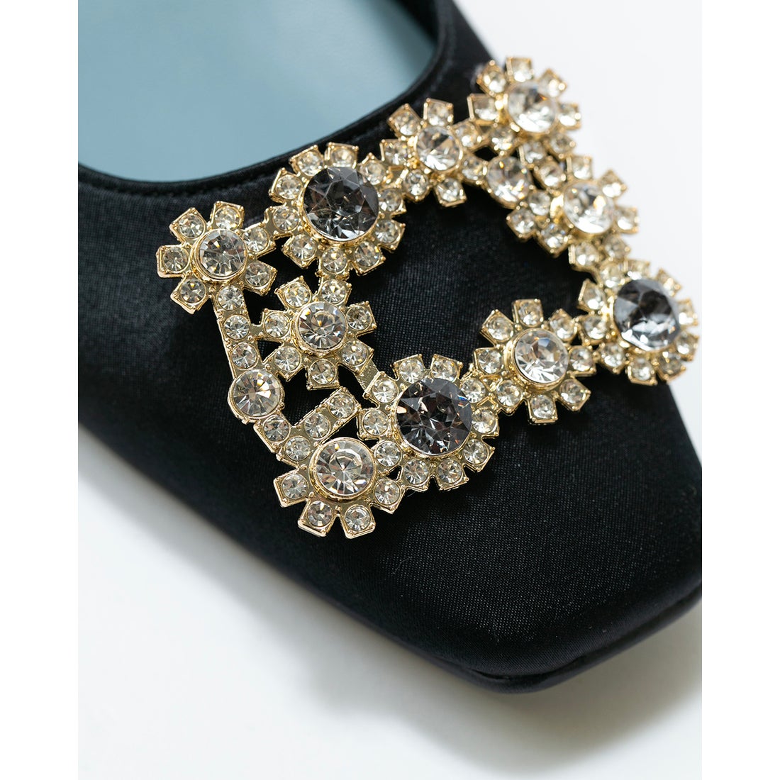 ビジュー バックル パンプス （ブラック サテン） -Emma Francis