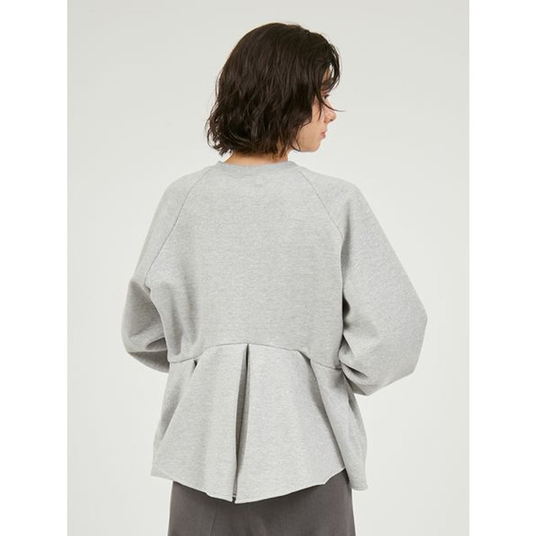 エミ emmi ペプラムラメ裏毛プルオーバー （WHT） - ファッション通販