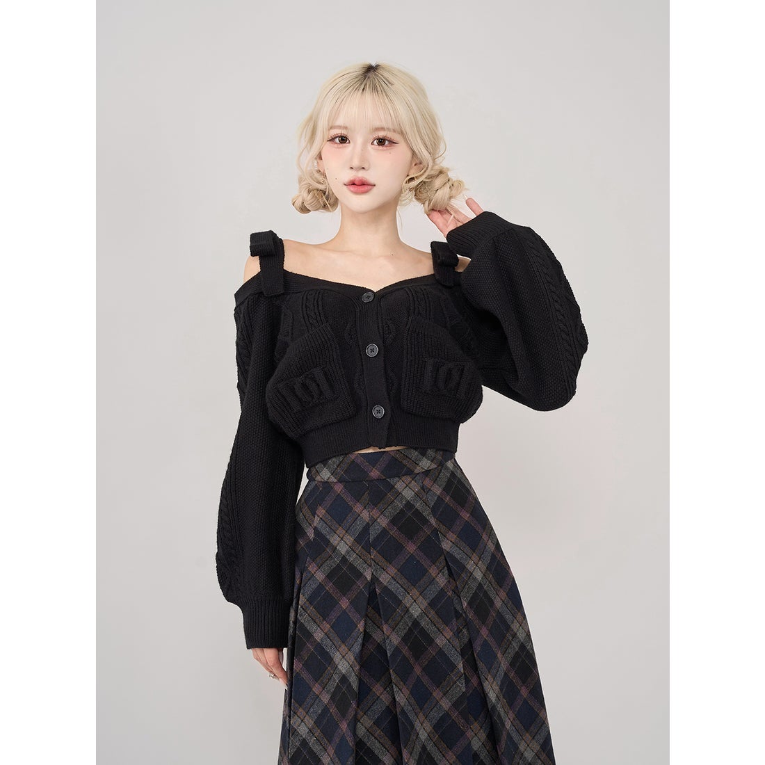 ダーリッチ Darich ショルダーリボンVネックニットトップス （ブラック