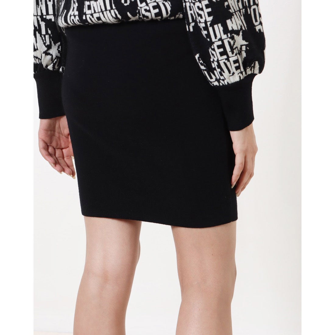 デニーローズ DENNY ROSE ロゴ×スタージャガードニットワンピース