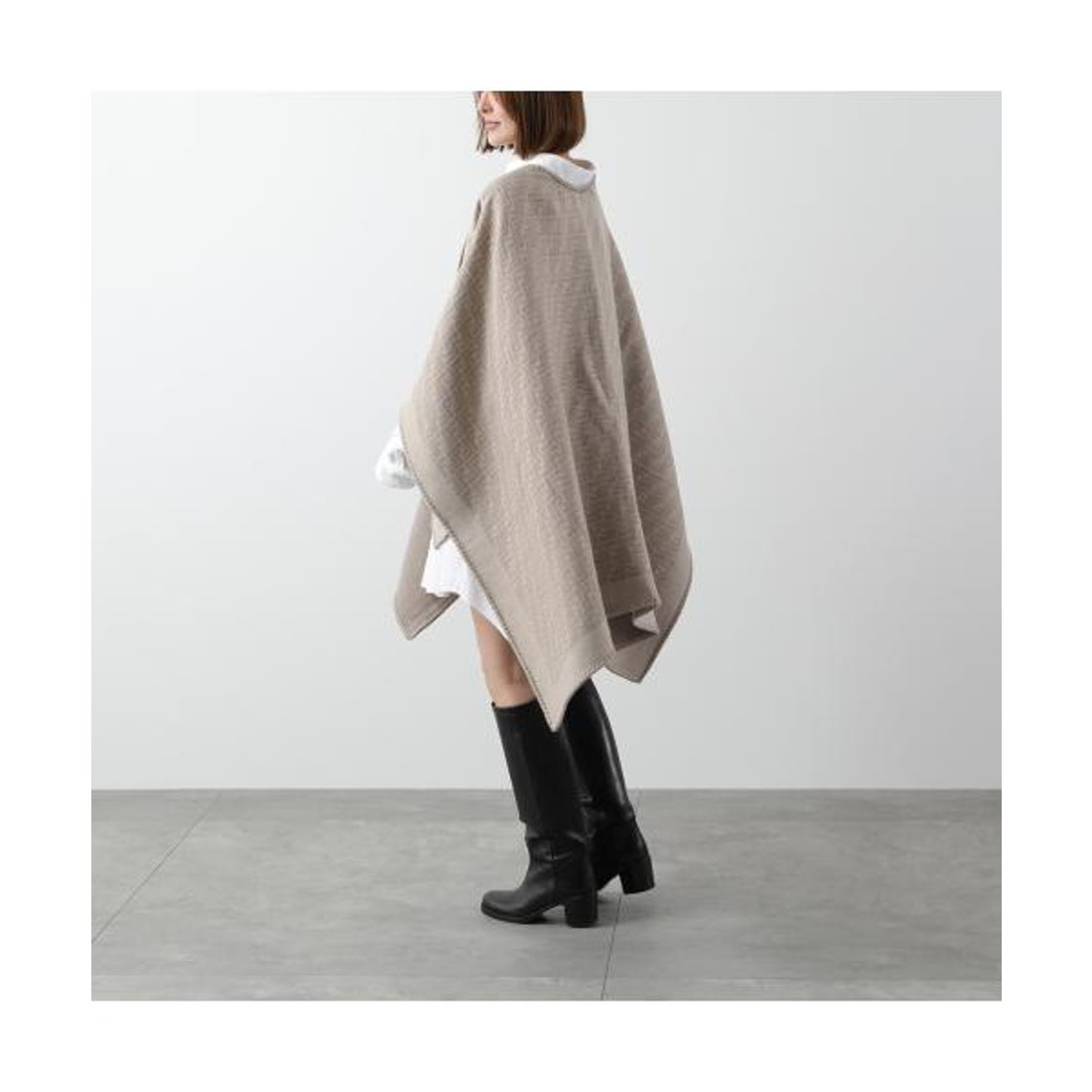 フェンディ FENDI FENDI ポンチョ FXX776 ASFX ケープ （F0QB9/BEIGE