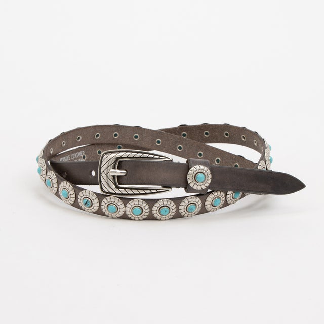 プントヴィータ Puntovita コンチョ細ベルト （NERO） - ファッション