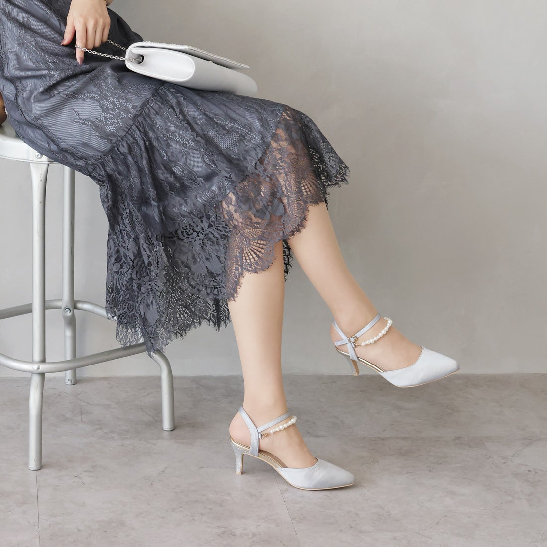 ジュレ Jurer by vivian 2WAYサテンパールストラップパンプス