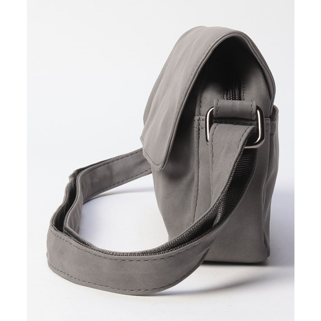 RIPVANWINKLE バッグ レザー ボンサック型 サコッシュ RIPVANWINKLE