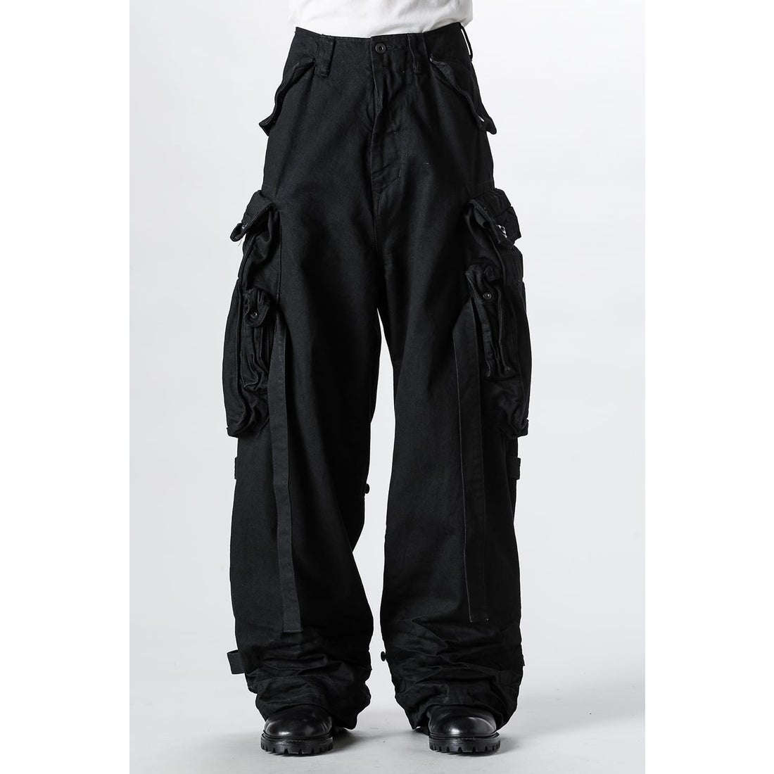 JULIUS 12oz Denim Wide Gasmask Cargo Pants（BLACK） - Osaka