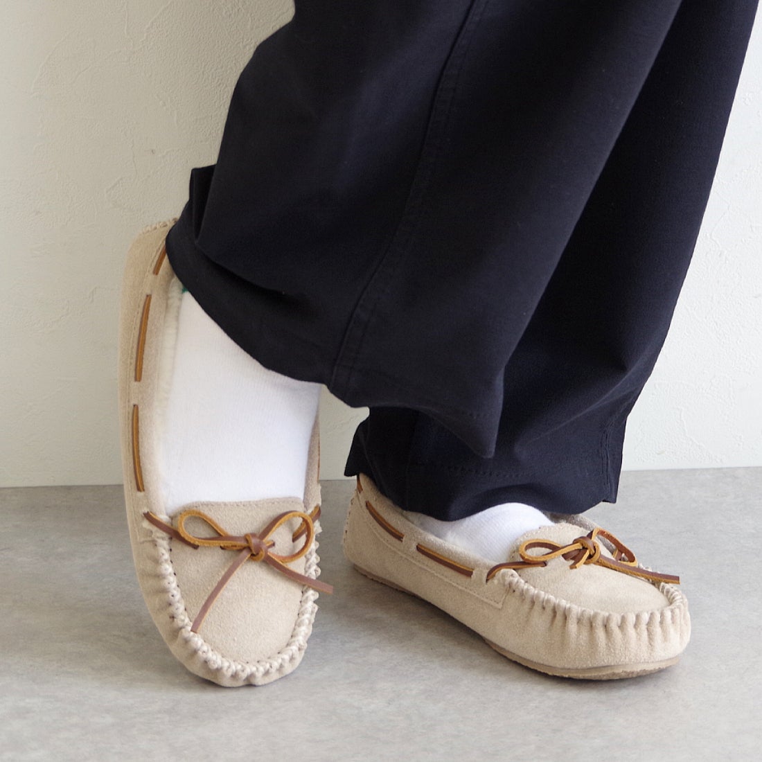 ミネトンカ MINNETONKA ファーモカシン cally-4018-sto （STONE