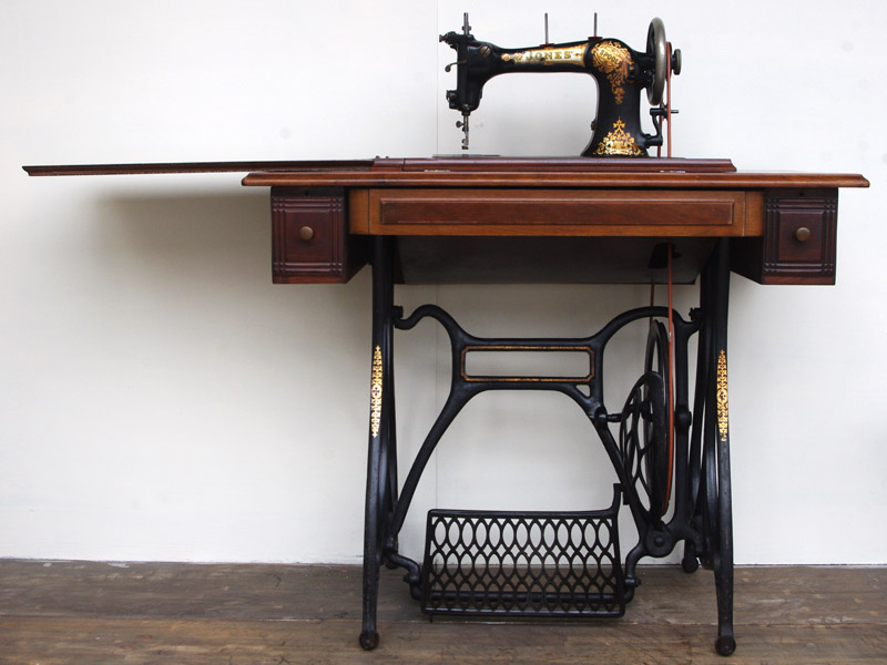 No.374 JONES SPOOL 英国ジョーンズ製 足踏みミシン：アンティーク