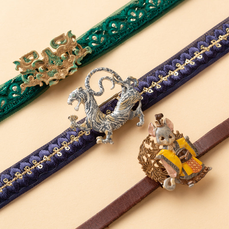 十二国記」ブローチ＜楽俊・二＞（帯留め金具付き） – 新潮ショップ