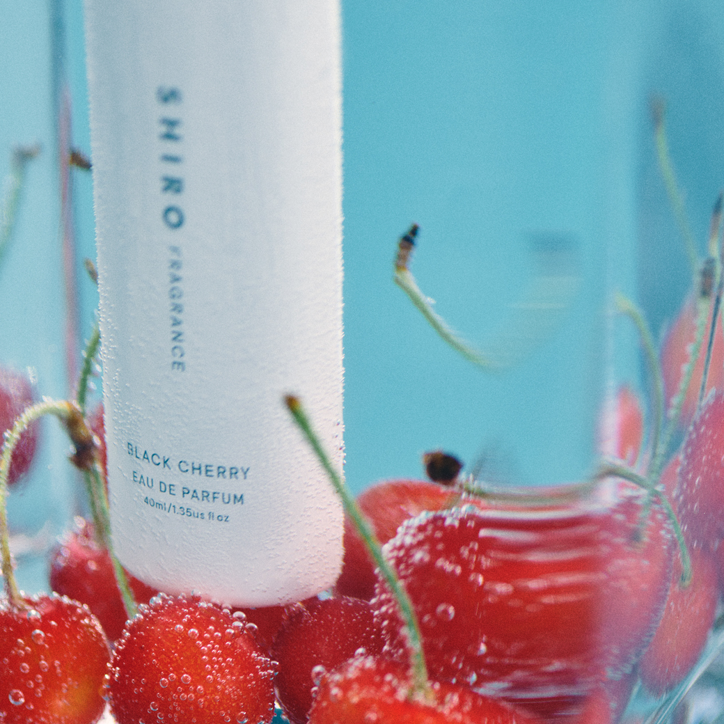 みずみずしく甘酸っぱいフルーツと、優雅なフローラルが香る、新作