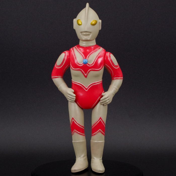 TSUBURAYA CONVENTION 2025」ブルマァクの新作5点が墓場の画廊ブースに