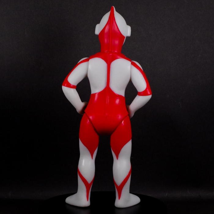 マルサンの「ウルトラマン350」が颯爽と登場！ 耳が初期版なのが