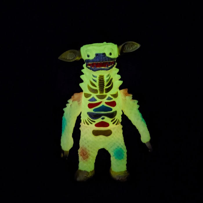 ショップ・arktz & DBA限定版の「ミニソフビ怪獣倉庫シリーズ」新