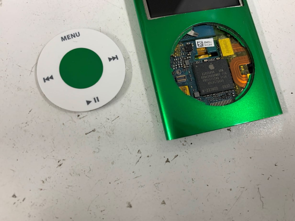 iPod nano 第5世代電池交換が安い】ケーブルを抜くとLow Batteryマーク