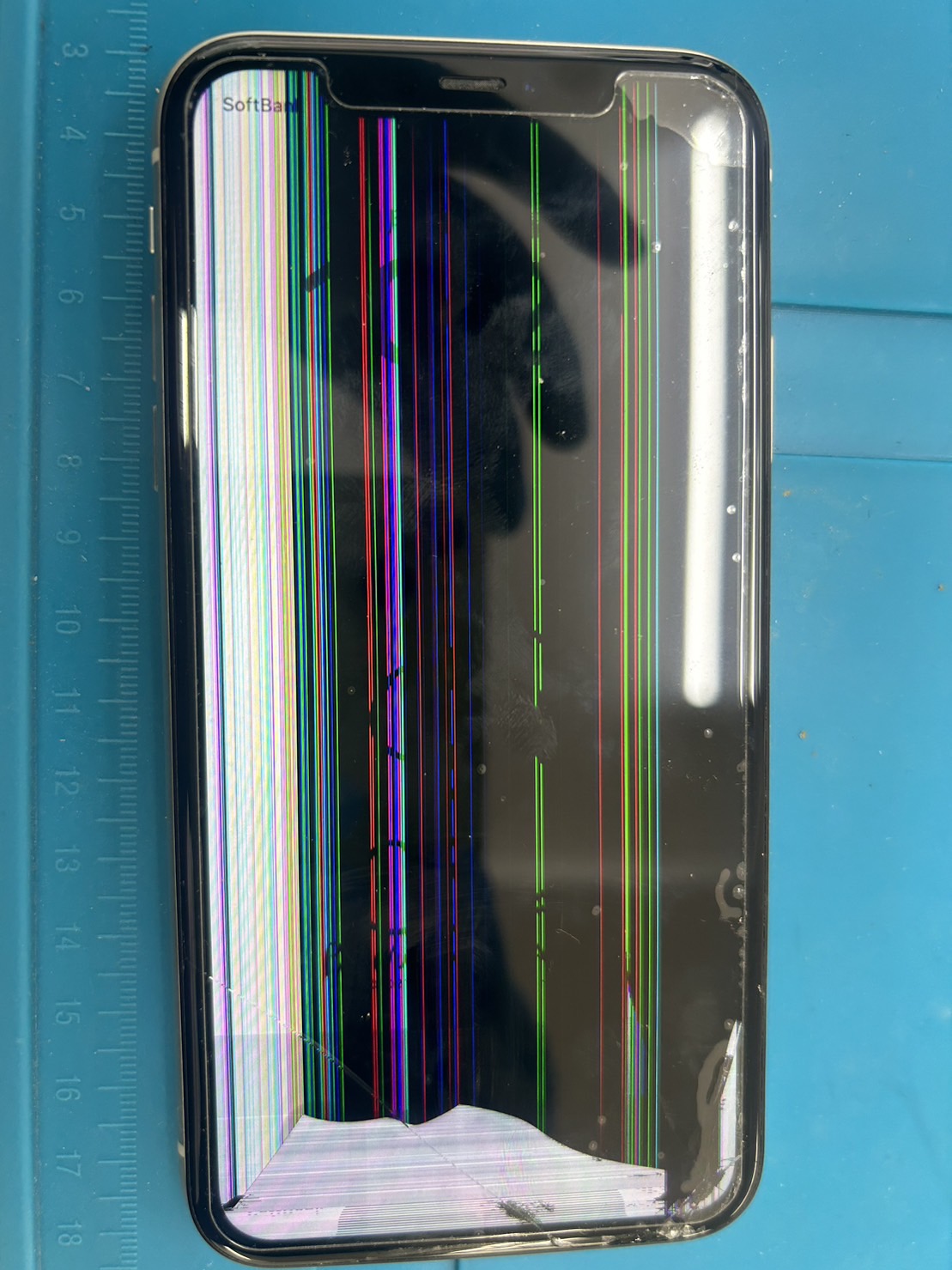 iPhone11が液晶割れで線が入った！画面交換30分で改善！札幌市白石区