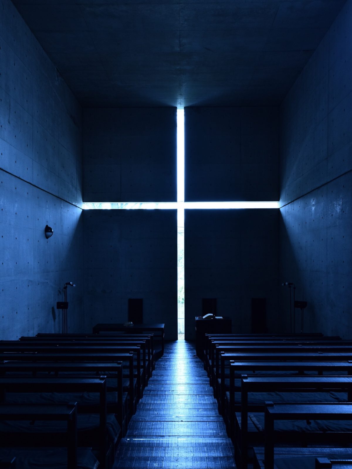 光の教会」Church of the Light ｜ 大阪 茨木市の閑静な住宅街に