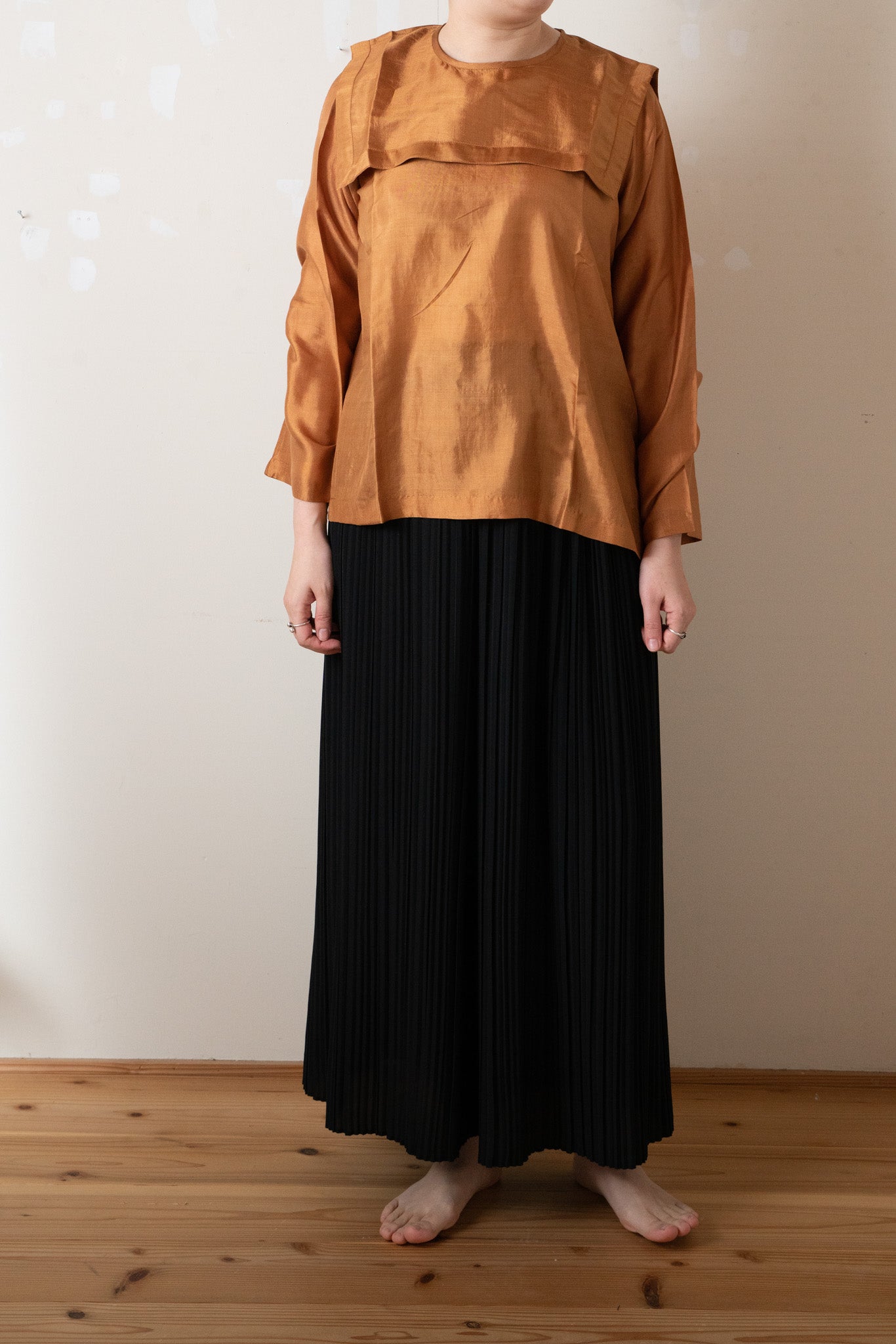 BUNON (ブノン) セーラー ブラウス – HEN.