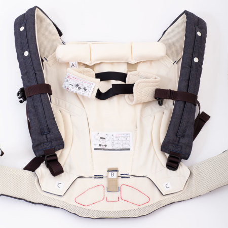 色落ちしない国産デニムの抱っこひも[sun&beachベビーキャリア]