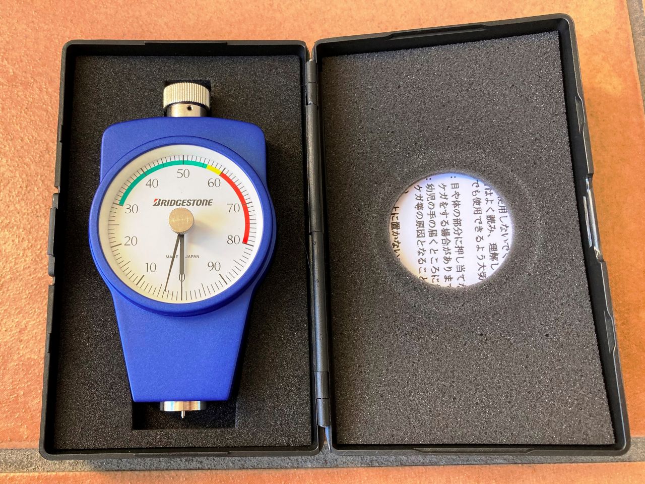 ブリヂストンのタイヤ硬度計を買ってみた