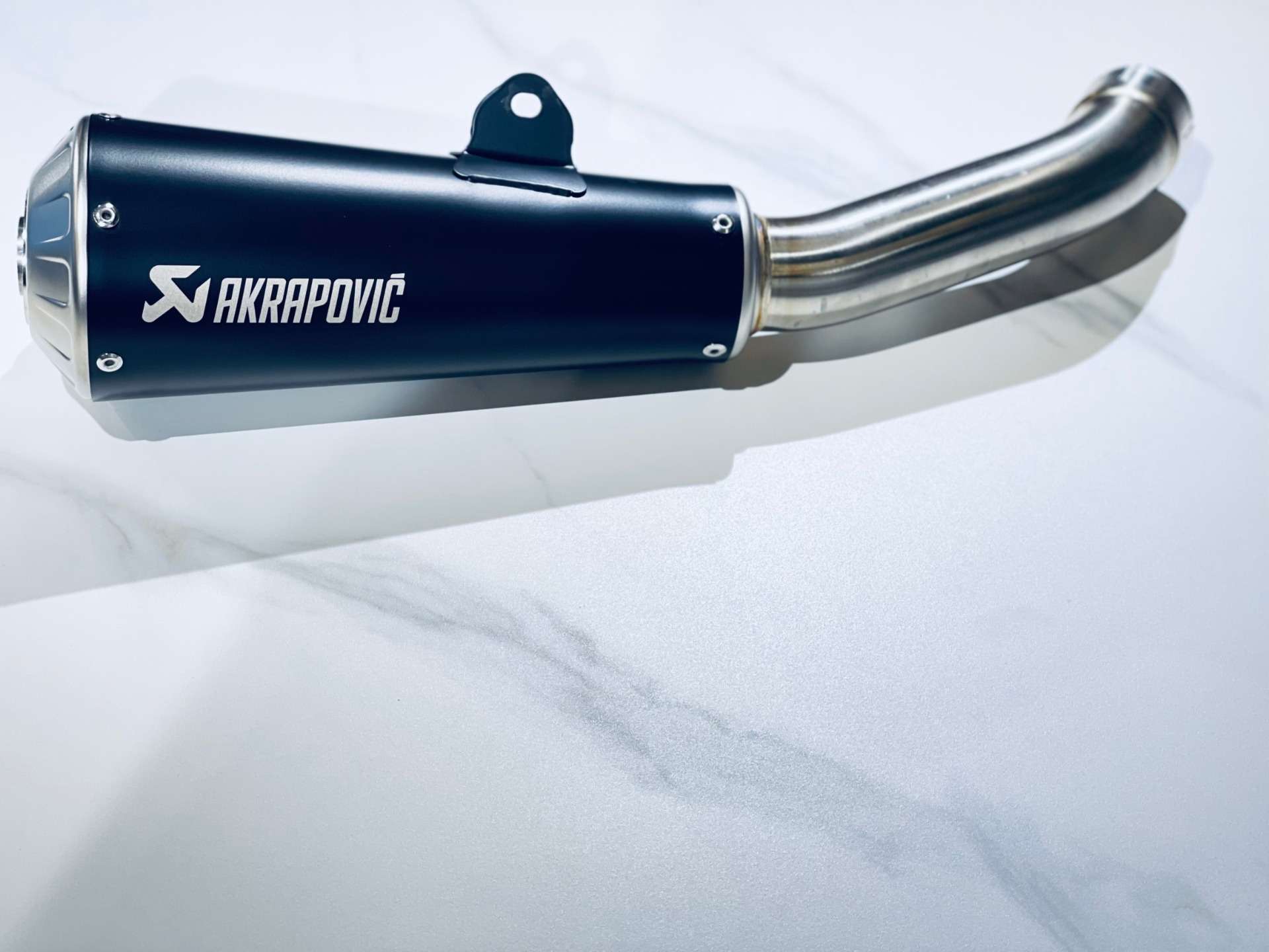 🌟レーシングサウンドとパワーアップを体感できる ・AKRAPOVIC /SLIP