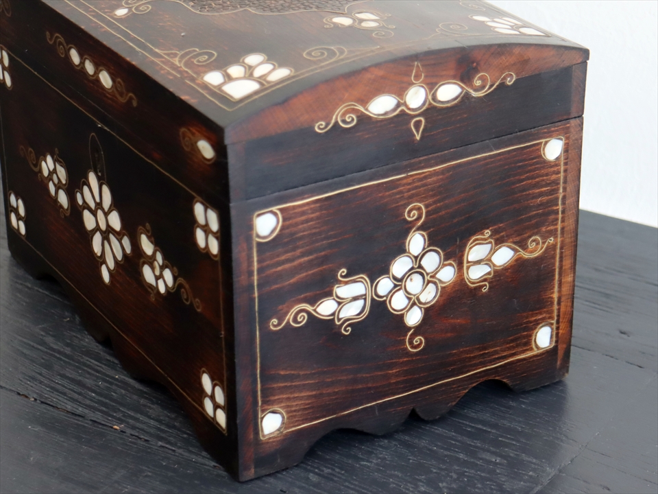 キリムスタイル / 螺鈿細工木製宝箱 W28xH19xD18.5cm 胡桃の木 Mother
