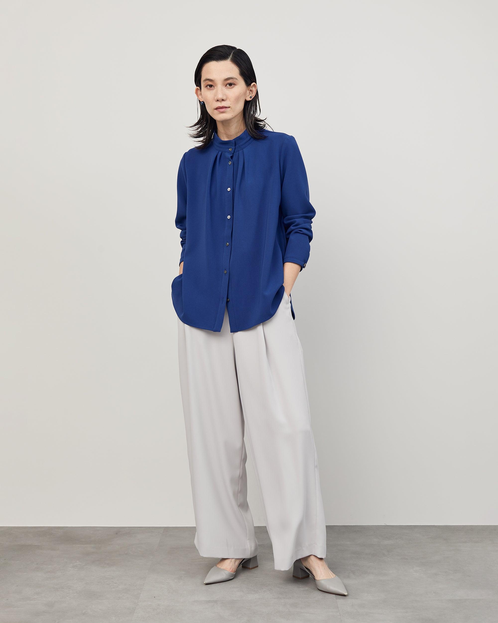 スタンドカラータックブラウス - SOÉJU online store｜上質な大人の