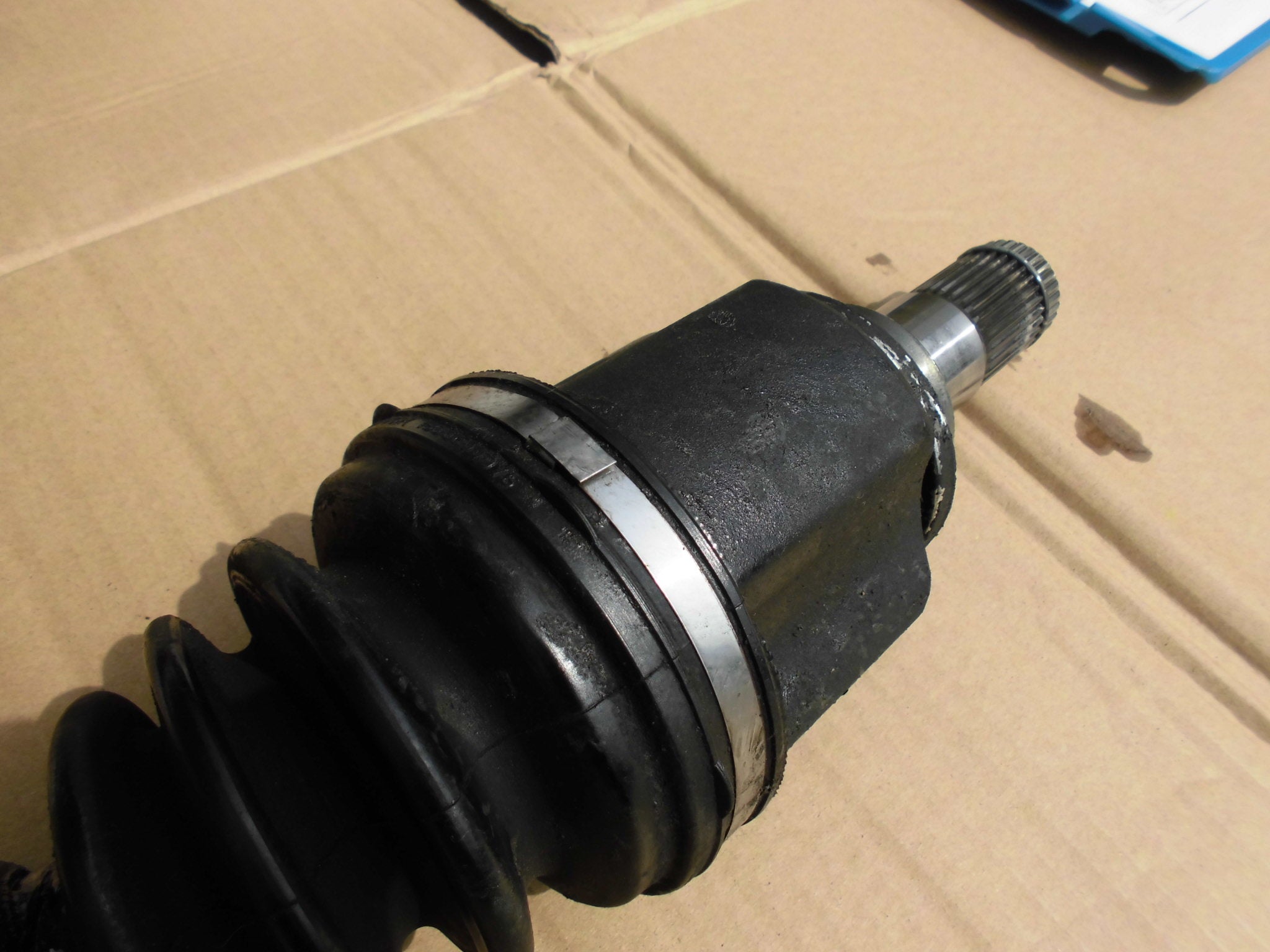 F様マツダスピードアクセラ、ドライブシャフトのブーツ交換