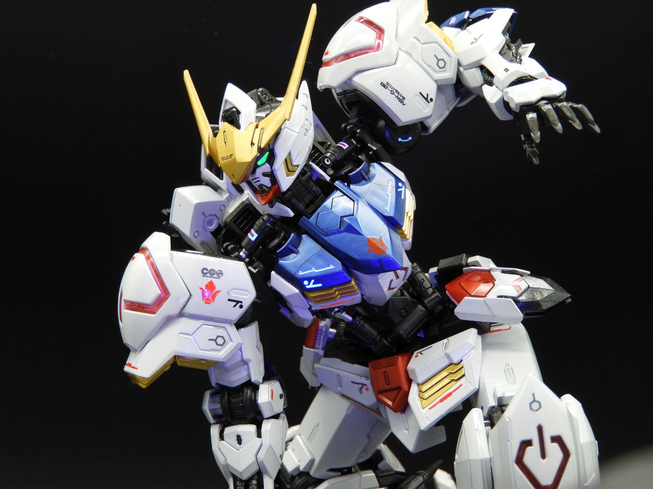 MG 1/100 ASW-G-08 ガンダムバルバトス [チタニウムフィニッシュ] | ぼ