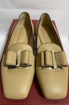 2026年最新】Salvatore Ferragamo カラー：ベージュ系 ローファー