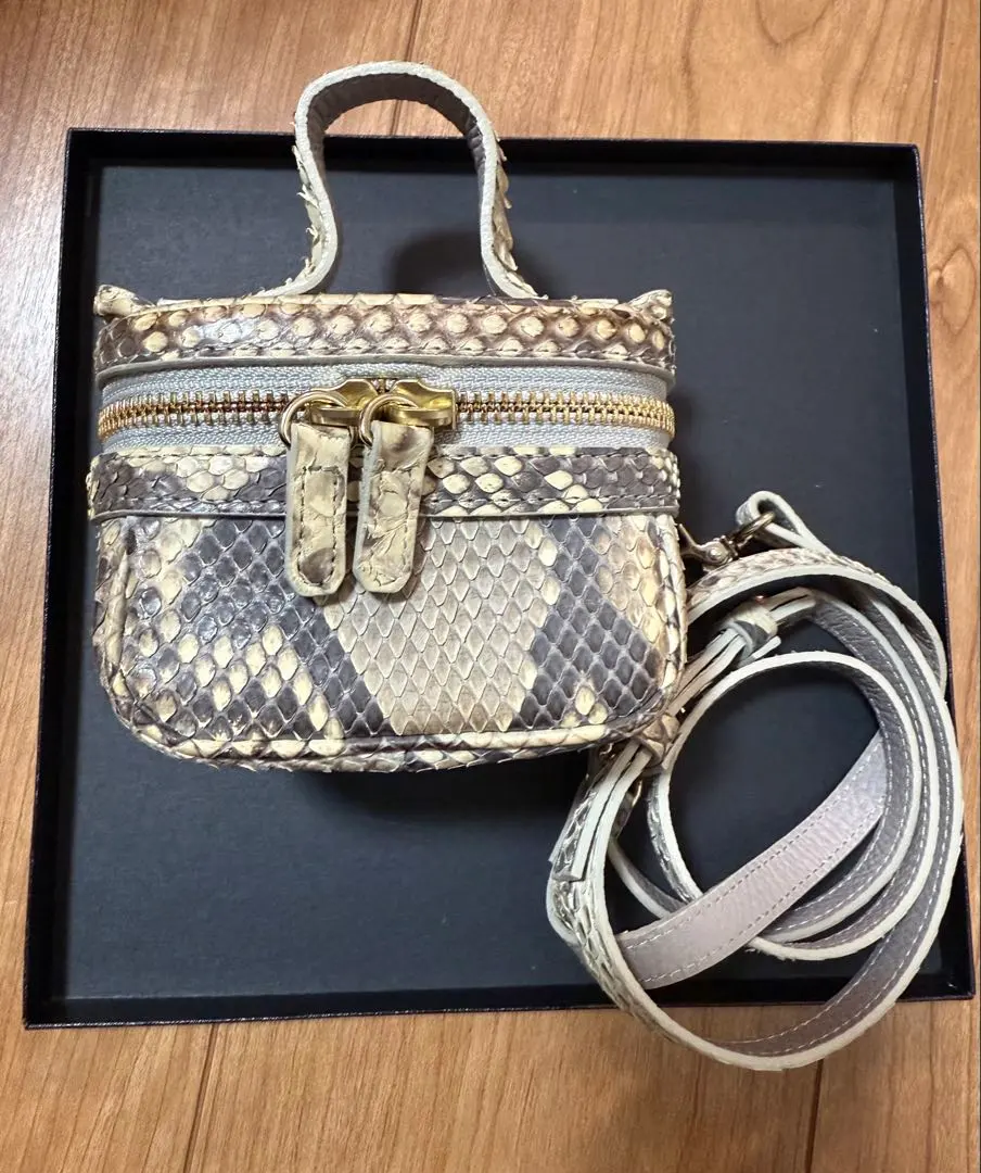 2026年最新】chiiiibag バニティの人気アイテム - メルカリ