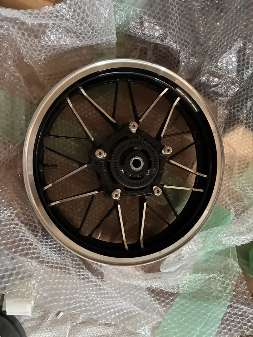 2026年最新】z900rs ホイール 純正の人気アイテム - メルカリ