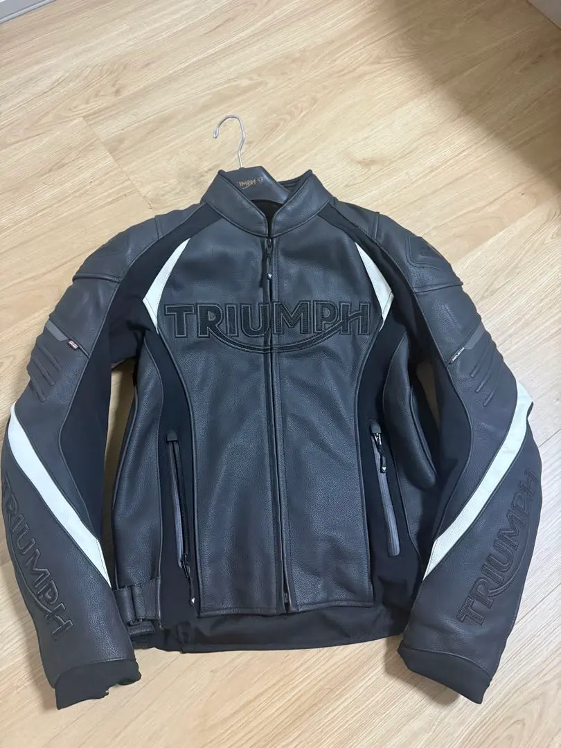 2026年最新】Triumph ジャケットの人気アイテム - メルカリ