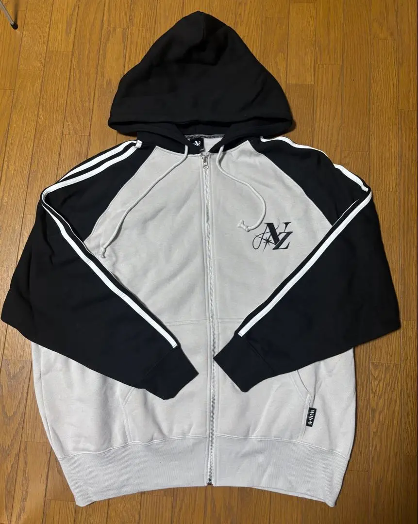 2026年最新】niziu パーカー awakeの人気アイテム - メルカリ