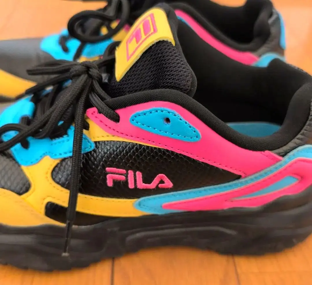 2026年最新】優里 スニーカーの人気アイテム - メルカリ