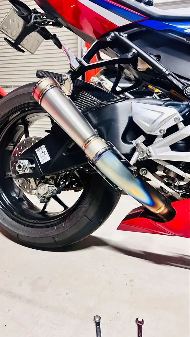 2026年最新】cbr1000rr-r マフラーの人気アイテム - メルカリ
