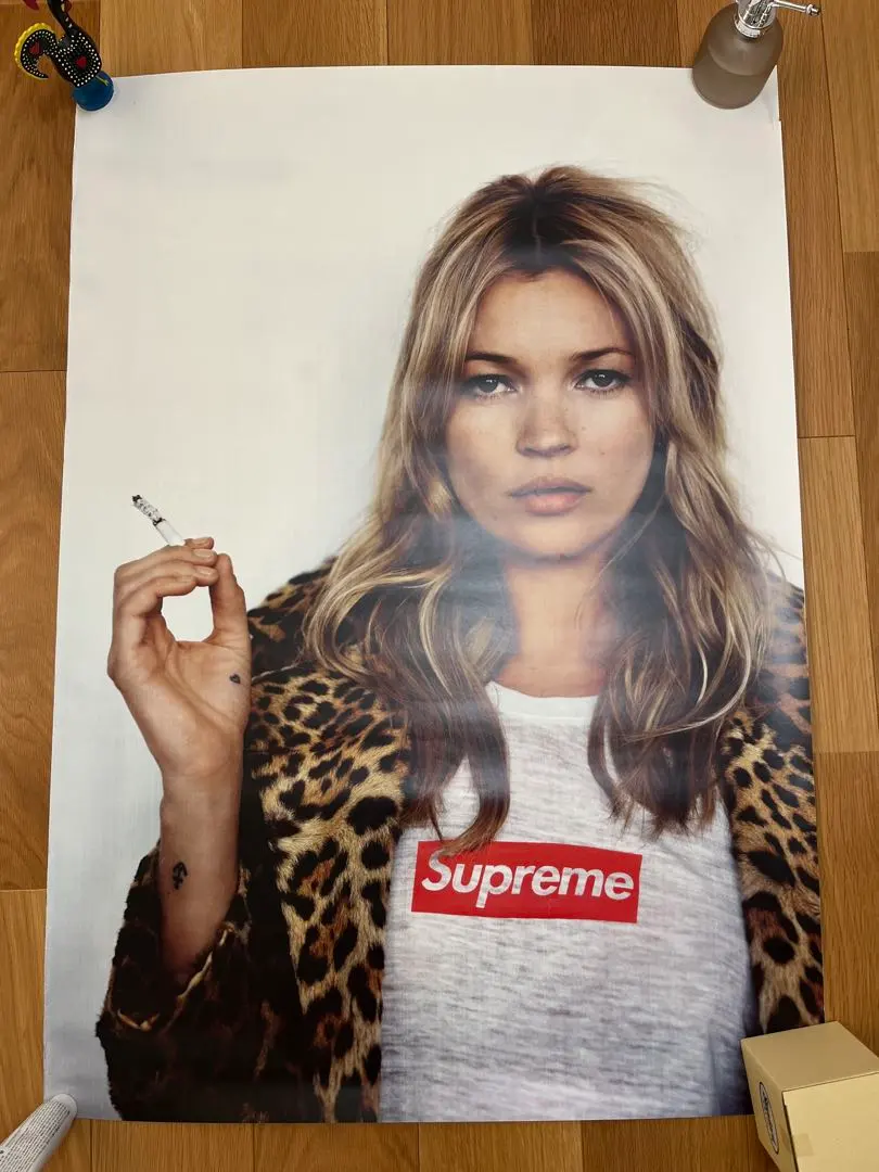 2026年最新】supreme kate ポスターの人気アイテム - メルカリ