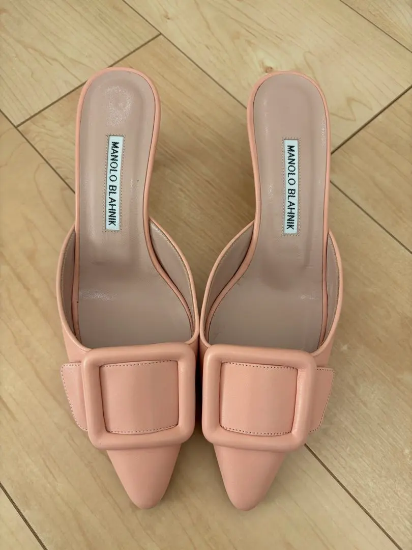 2026年最新】manolo blahnik メイセールの人気アイテム - メルカリ