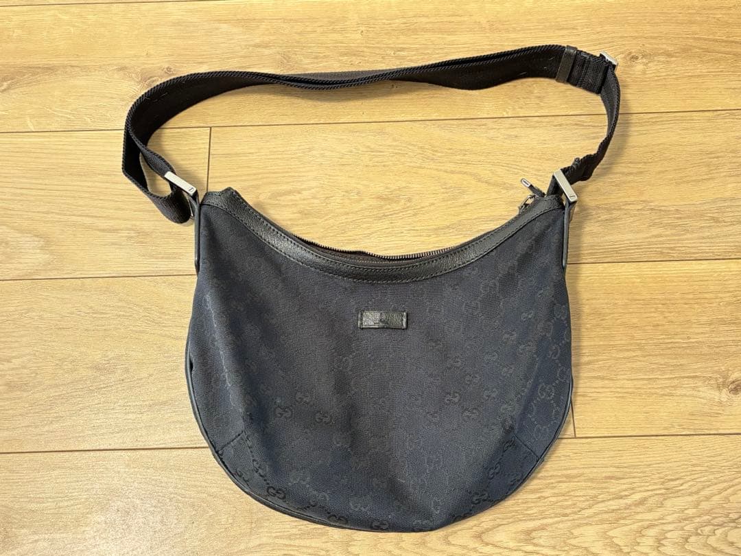 GUCCI GGキャンバス ハーフムーン ショルダーバッグ ブラック - メルカリ